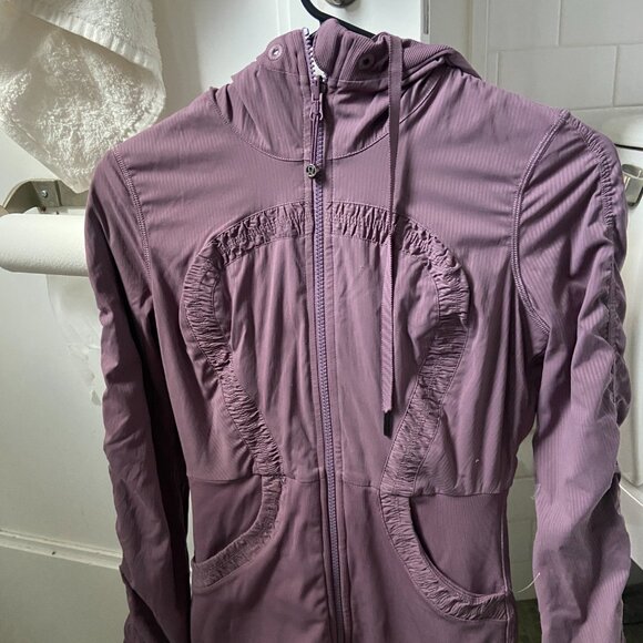 Lulu Lemon NEVER WORN Jacket - Picture 2 of 4